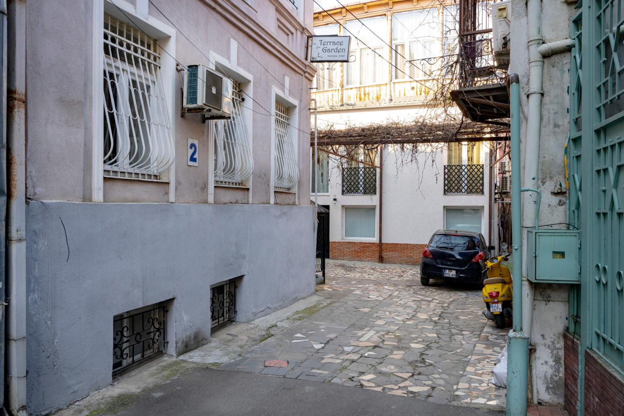 Old Center- Adventurous Hosted By Giorgio Tbilisi